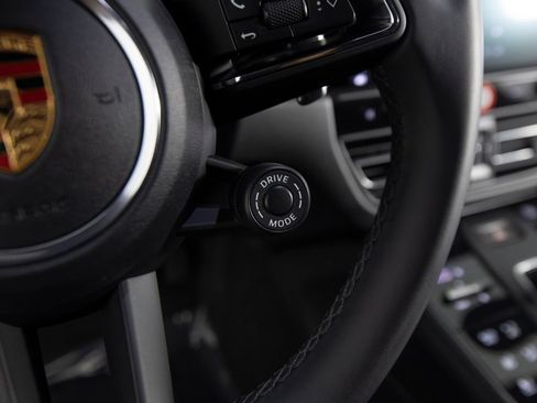Certified 2026 Porsche Macan AWD/4WD image 22