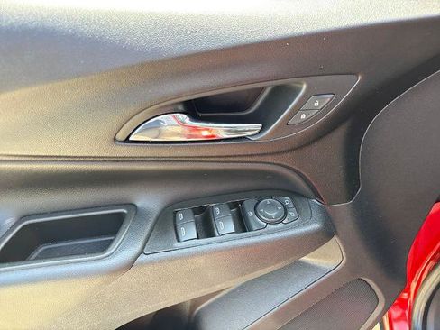 Used 2023 Chevrolet Equinox LT FWD image 16