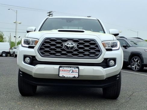 Used 2023 Toyota Tacoma TRD Sport w/ Black Out Package (TMS) AWD/4WD image 2