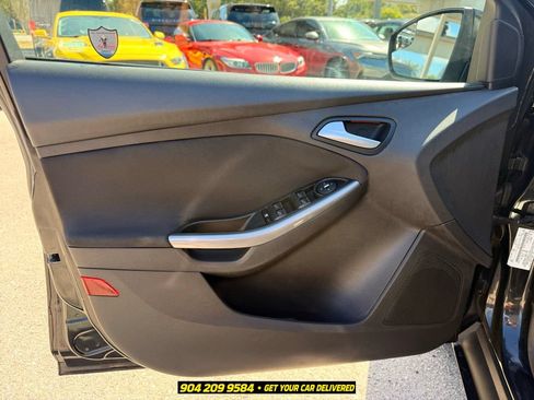 Used 2014 Ford Focus Titanium FWD image 21