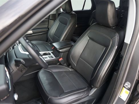 Used 2023 Ford Explorer Limited w/ Equipment Group 301A image 10