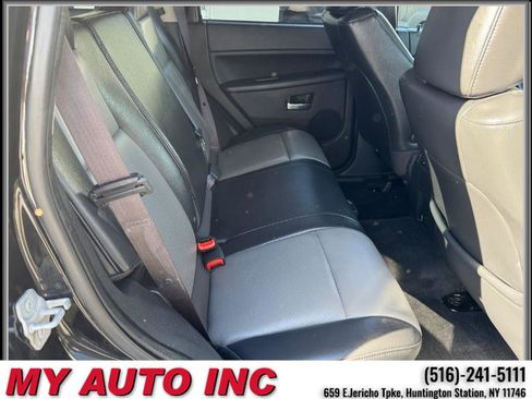 Used 2010 Jeep Grand Cherokee Laredo image 31