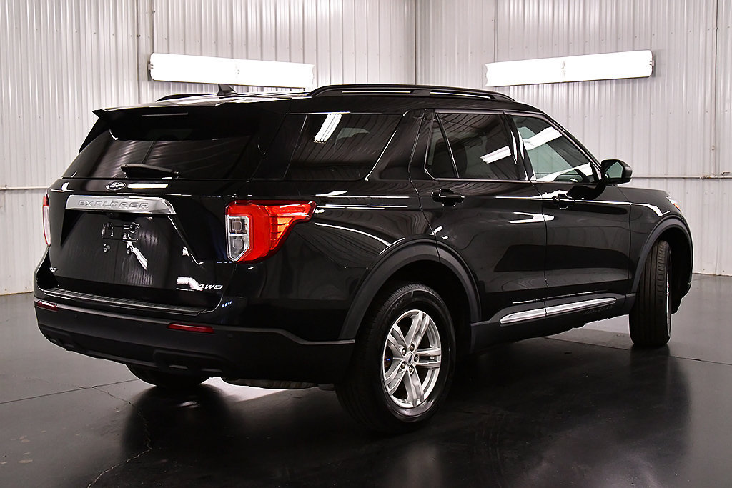 Used 2023 Ford Explorer XLT AWD/4WD image 7