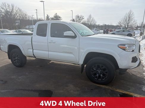 Certified 2021 Toyota Tacoma SR5 image 5