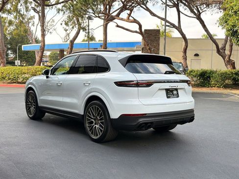 Used 2023 Porsche Cayenne S image 3