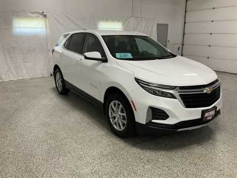 Used 2023 Chevrolet Equinox LT w/ LPO, Floor Liner Package image 4