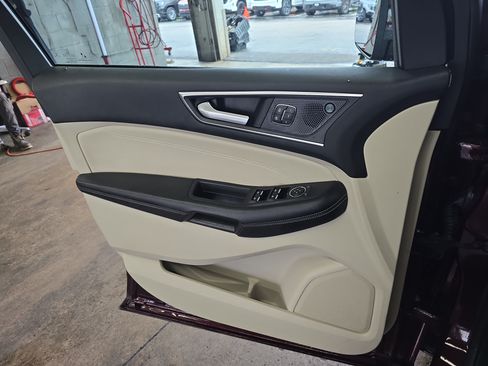 Used 2022 Ford Edge Titanium AWD/4WD image 27