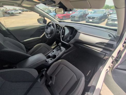 Used 2025 Subaru Crosstrek 2.5i Premium AWD/4WD image 31