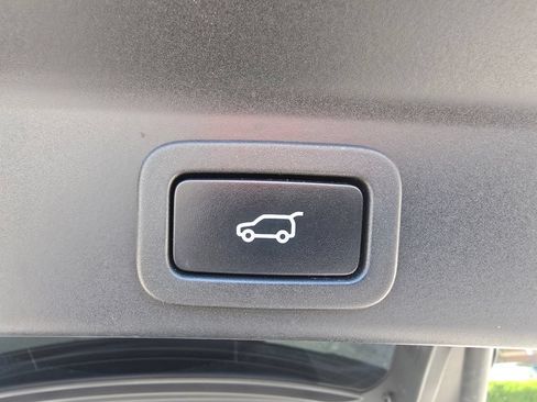 Used 2022 Jaguar F-PACE S AWD/4WD image 20