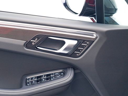 New 2026 Porsche Macan S image 25