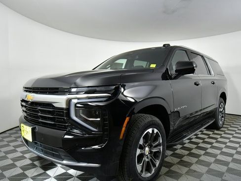 New 2026 Chevrolet Suburban LS image 6