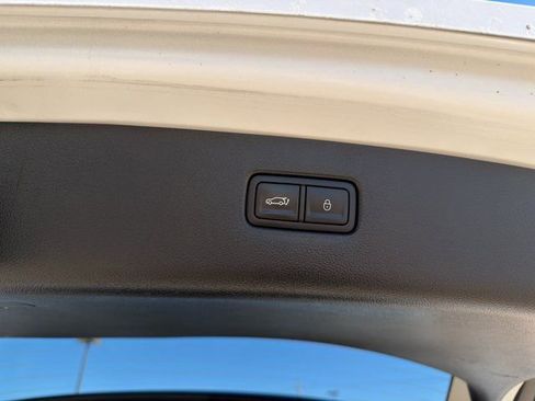 Used 2024 Genesis GV80 2.5T image 18