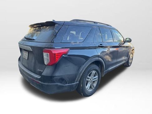 Used 2024 Ford Explorer XLT w/ Equipment Group 202A image 4