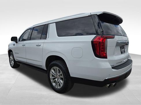 Used 2021 GMC Yukon XL Denali w/ Denali Premium Package AWD/4WD image 11