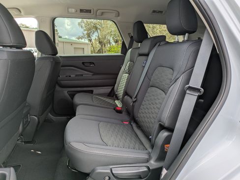 New 2026 Nissan Pathfinder SV image 15