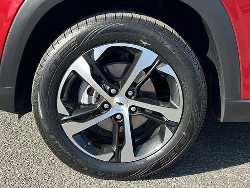 Certified 2024 Chevrolet Trax RS w/ Driver Confidence Package FWD image 10