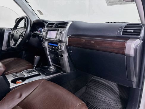 Used 2018 Toyota 4Runner Limited AWD/4WD image 31