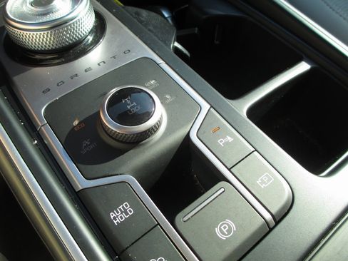 Used 2025 Kia Sorento EX image 27