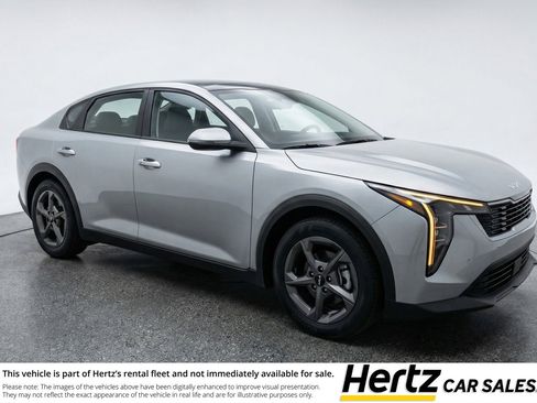 Used 2025 Kia K4 LXS image 1