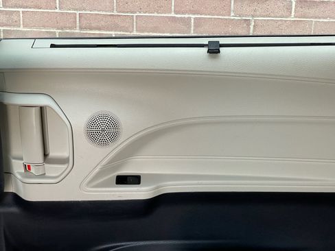 Used 2023 Toyota Sienna XLE w/ XLE Plus Package image 25