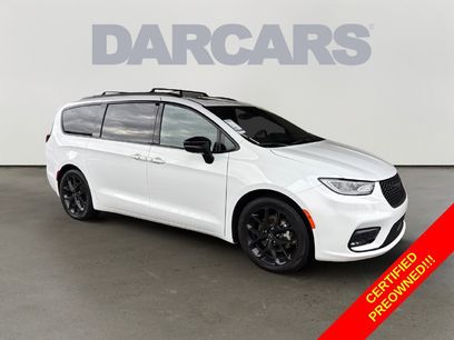 Used 2025 Chrysler Pacifica Limited