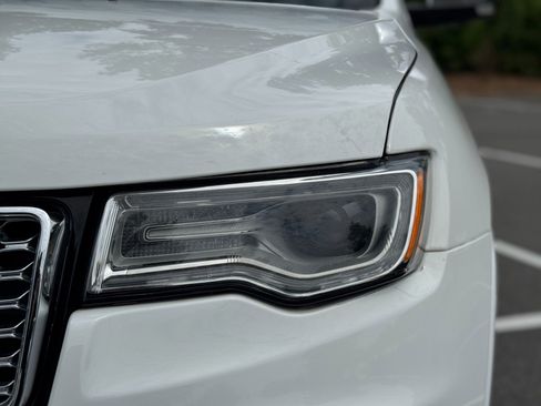 Used 2017 Jeep Grand Cherokee Overland AWD/4WD image 17