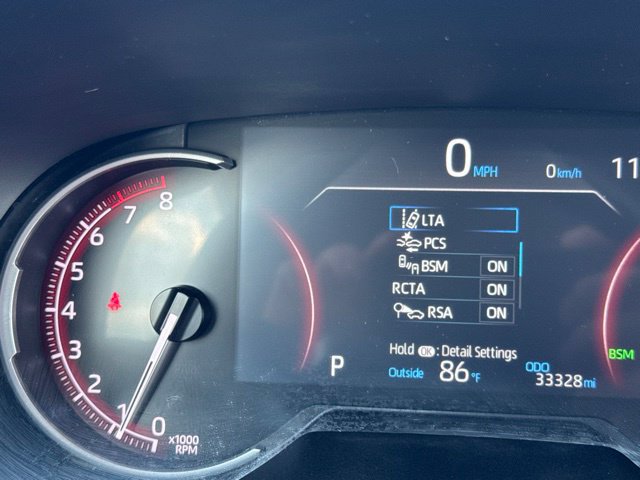 Used 2025 Toyota RAV4 XLE AWD/4WD image 12