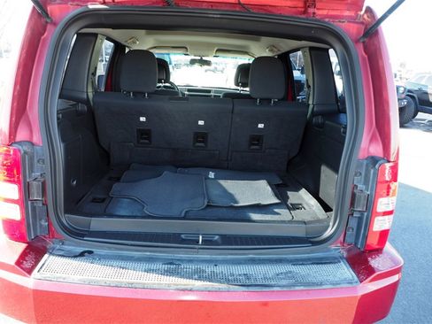 Used 2012 Jeep Liberty Sport image 14