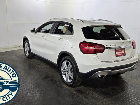 Used 2020 Mercedes-Benz GLA 250 4MATIC w/ Premium Package image 7