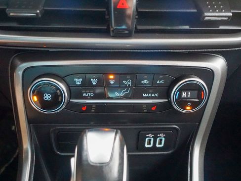 Used 2020 Ford EcoSport SE w/ SE Convenience Package image 24