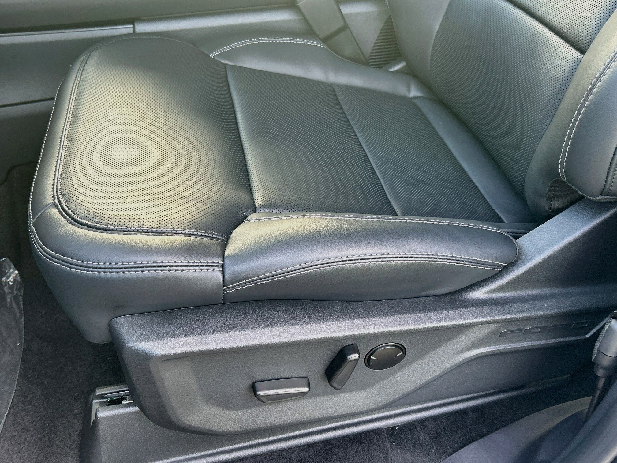 New 2027 Ford Expedition Platinum w/ Stealth Appearance Package RWD image 14