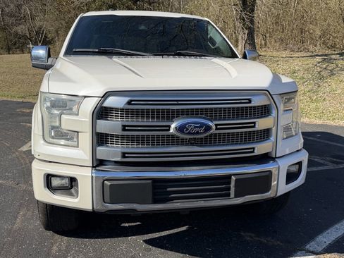 Used 2016 Ford F150 Platinum w/ Equipment Group 701A Luxury image 4