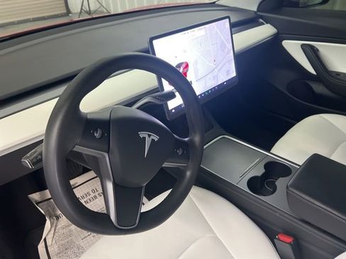 Used 2021 Tesla Model 3 Standard Range Plus image 12
