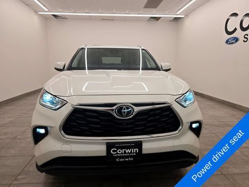 Used 2021 Toyota Highlander Limited AWD/4WD image 7