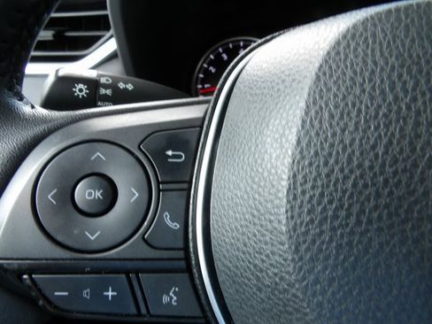 Used 2022 Toyota RAV4 XLE w/ Convenience Package image 38