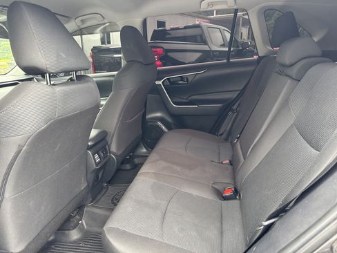 Used 2023 Toyota RAV4 LE AWD/4WD image 16
