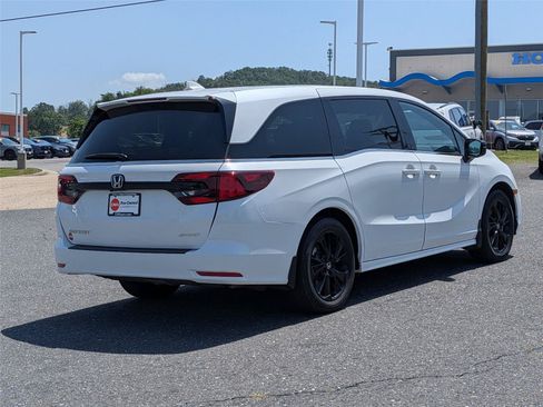 Certified 2024 Honda Odyssey Sport image 5