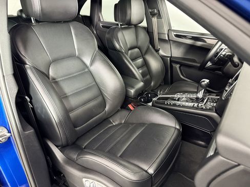 Used 2018 Porsche Macan image 32