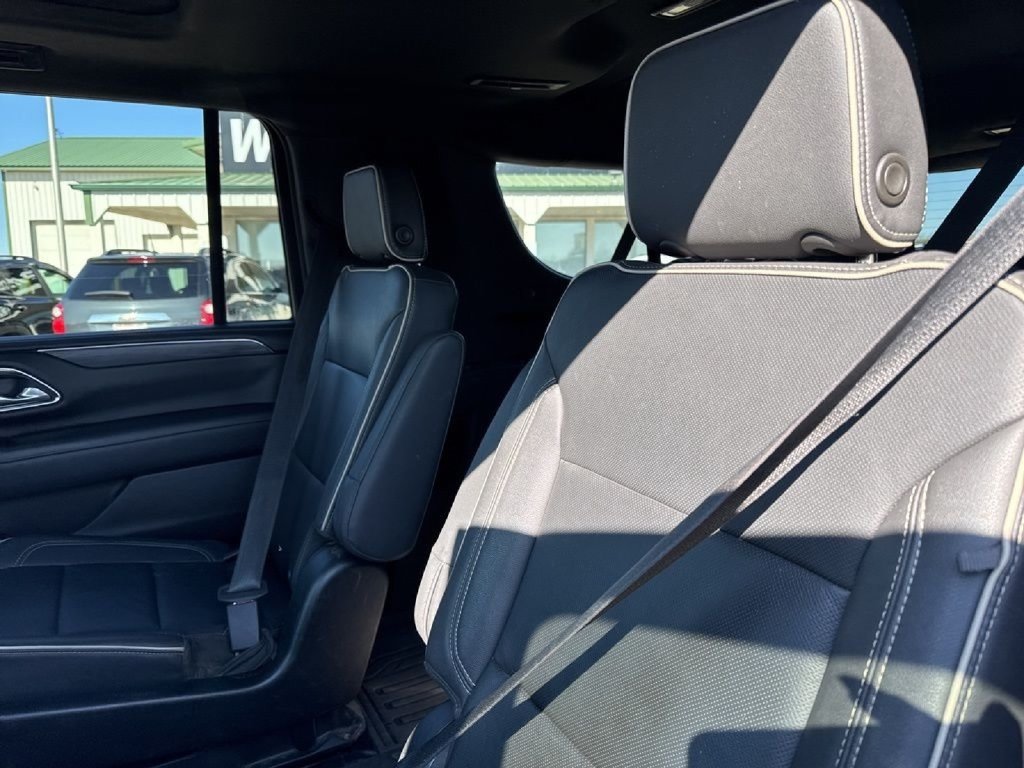 Used 2023 GMC Yukon XL SLT w/ SLT Premium Package AWD/4WD image 40