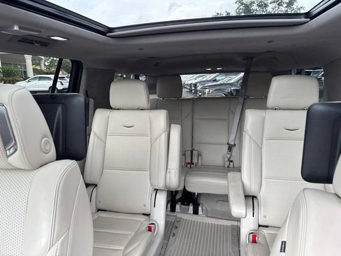 Used 2025 Cadillac Escalade ESV Sport Platinum w/ LPO, Floor Liner Package AWD/4WD image 13