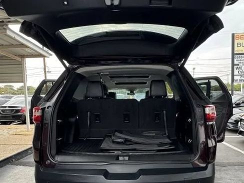 Used 2019 Chevrolet Traverse LT w/ LT Premium Package FWD image 12