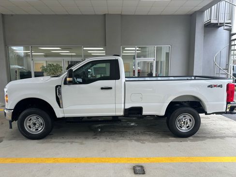 New 2026 Ford F250 XL w/ XL Chrome Package AWD/4WD image 4