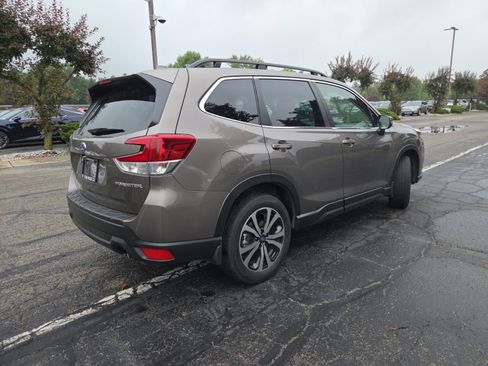 Certified 2023 Subaru Forester Limited AWD/4WD image 8