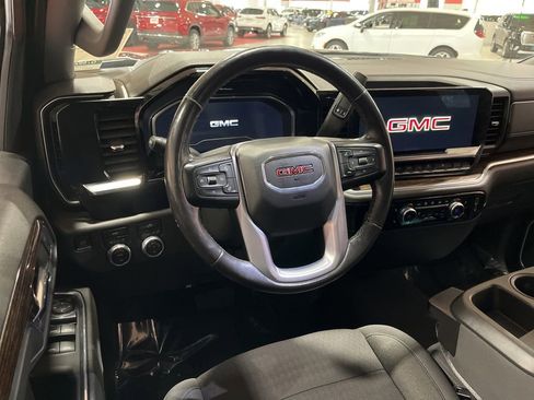 Used 2022 GMC Sierra 1500 Elevation w/ LPO, Elevation Black Package AWD/4WD image 17