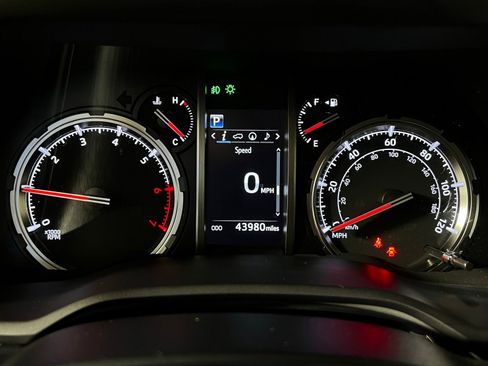 Certified 2024 Toyota 4Runner TRD Off-Road Premium AWD/4WD image 16