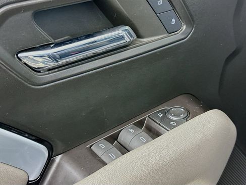 Used 2024 Chevrolet Colorado ZR2 w/ Technology Package image 19