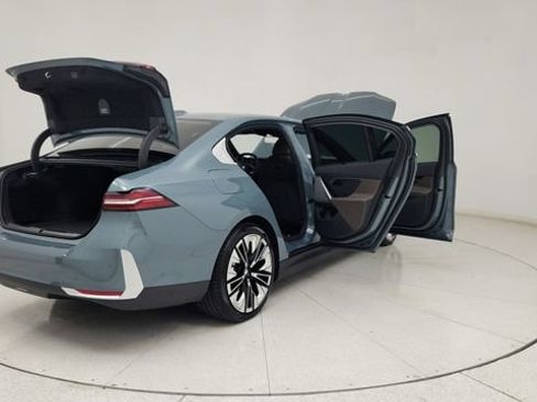 Used 2026 BMW i5 eDrive40 AWD/4WD image 19