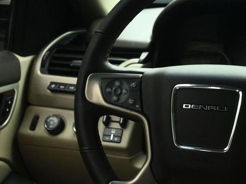 Used 2020 GMC Yukon Denali w/ Denali Ultimate Package AWD/4WD image 43