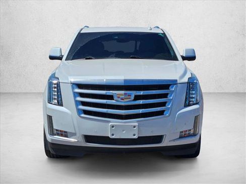 Used 2020 Cadillac Escalade ESV Premium Luxury AWD/4WD image 3
