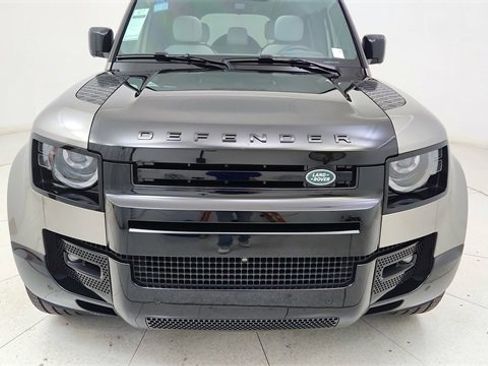 Used 2025 Land Rover Defender 110 X image 8